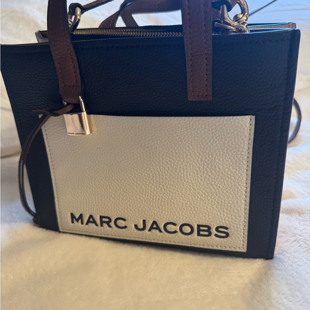 Marc Jacobs Black and Tan Women's Bag - Picture 3 of 9